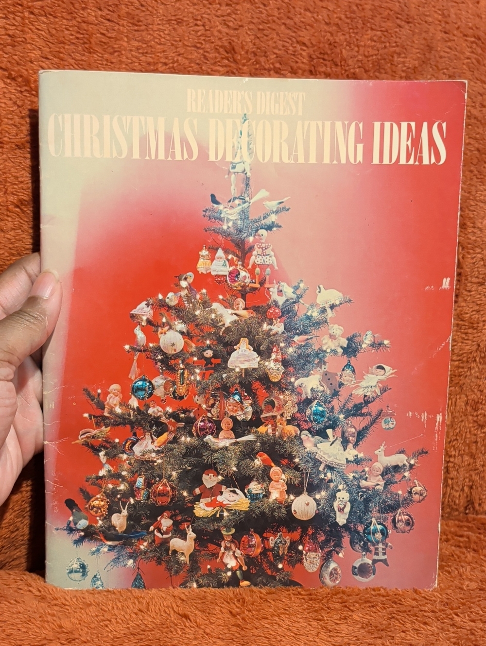 Reader's Digest Christmas Decorating Ideas - ( Paperback Book )